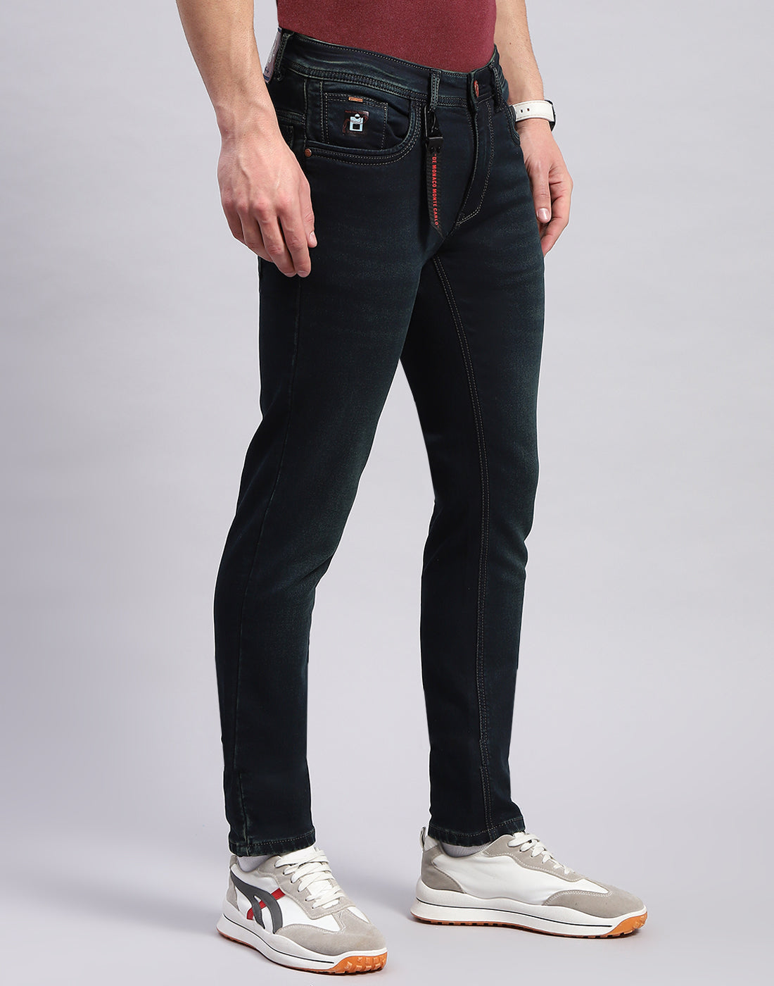 Men Blue Light Wash Narrow Fit Denim