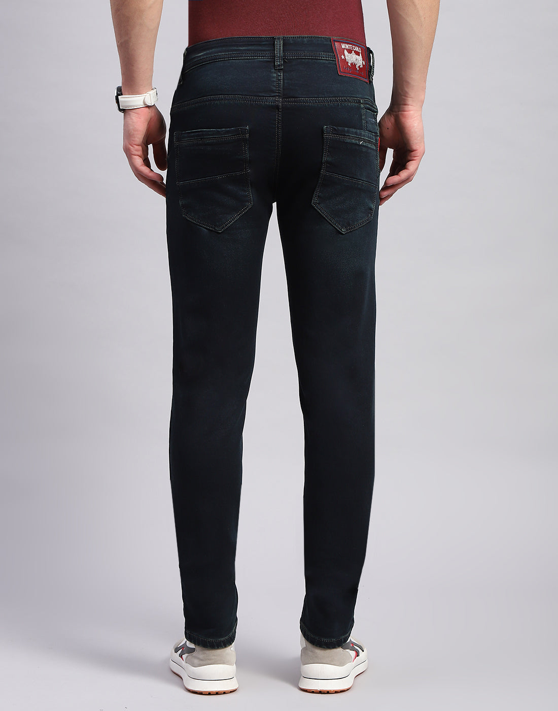 Men Blue Light Wash Narrow Fit Denim