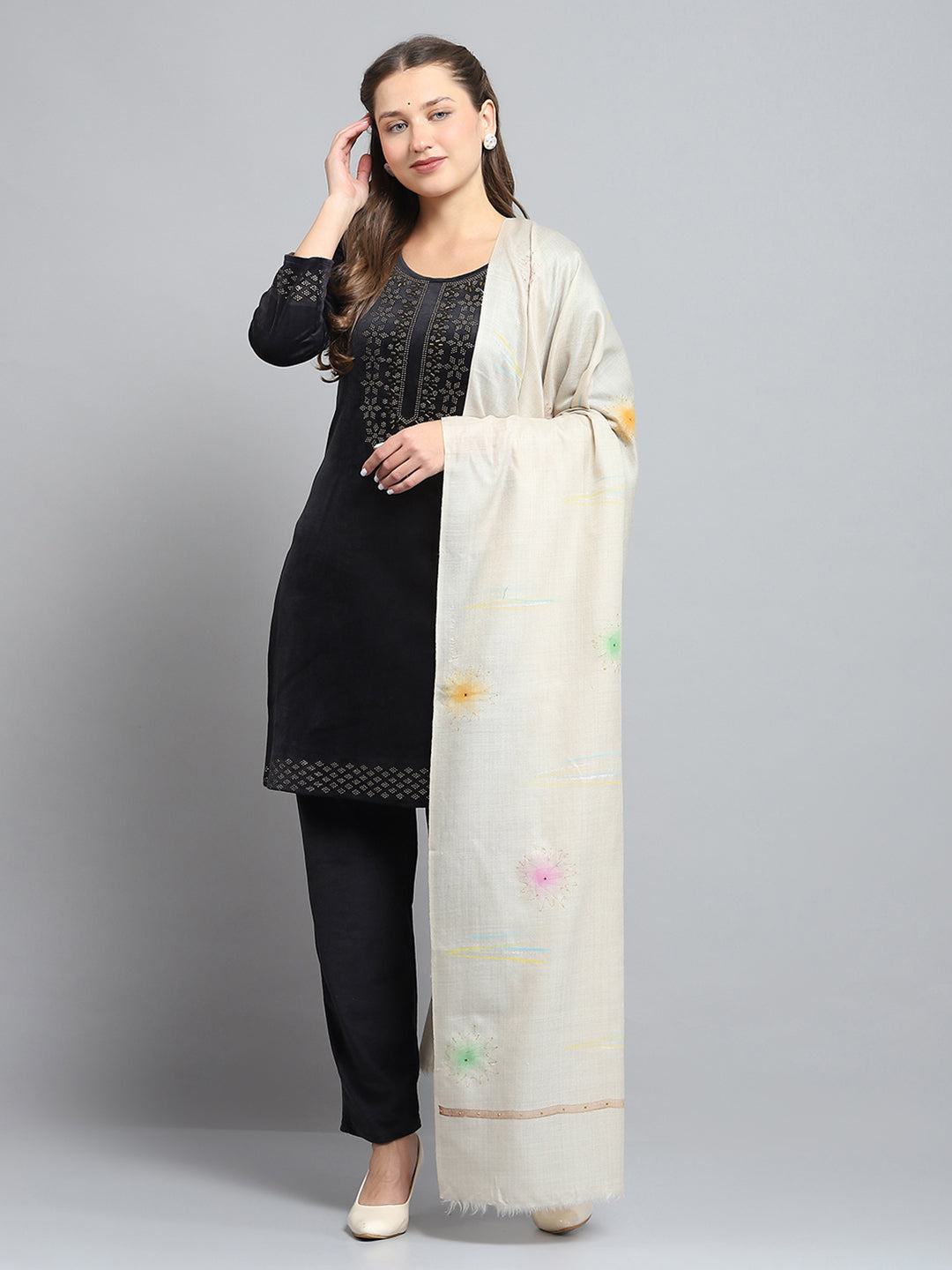 Women Cream Floral Print Shawl