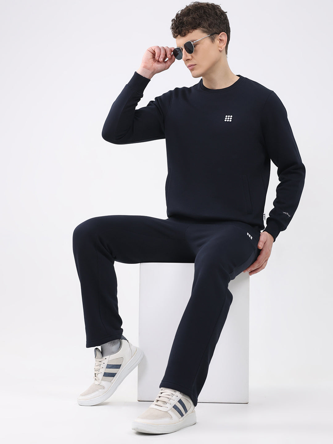 Rock.it Men Navy Blue Solid Round Neck Sleeveless Winter Tracksuit