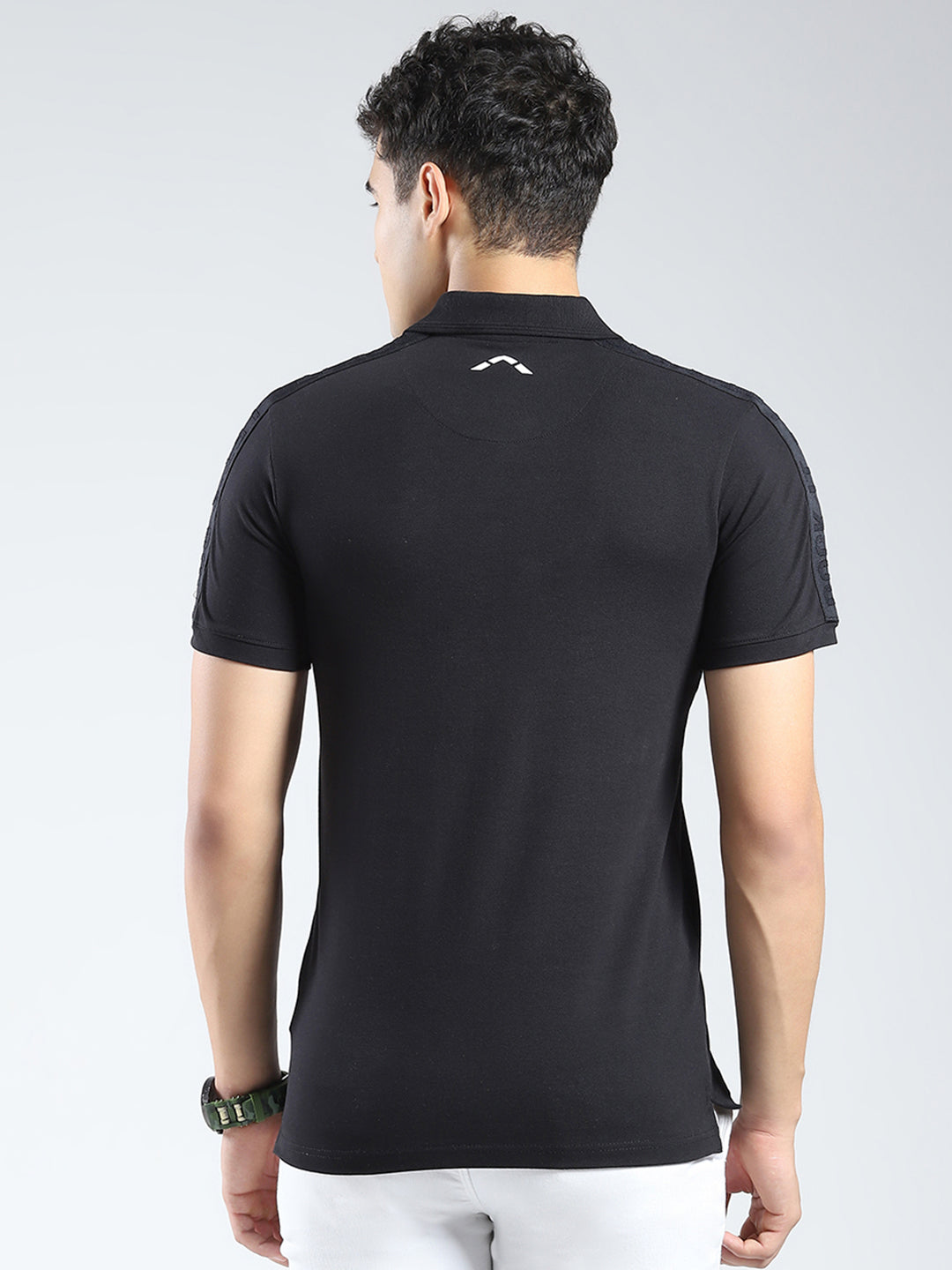 Rock.it Men Black Solid Collar Half Sleeve T-Shirt