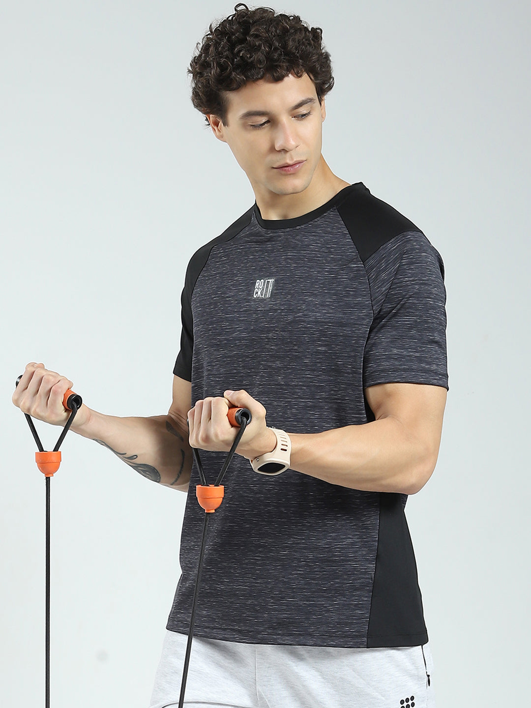 Rock.it Men Black Solid Round Neck Half Sleeve T-Shirt