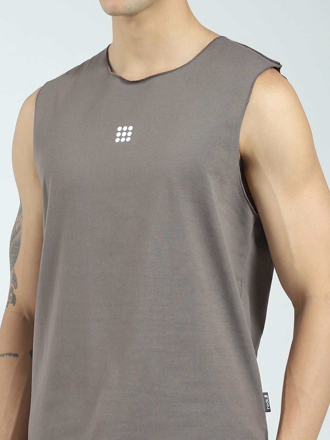 Rock.it Men Grey Solid Round Neck Sleeveless T-Shirt