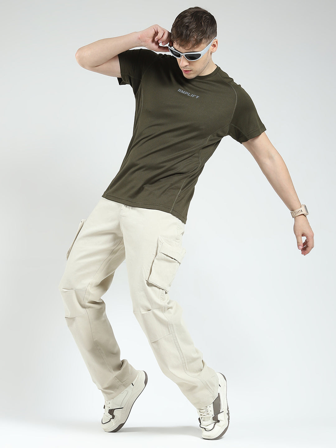 Rock.it Men Beige Solid Straight Fit Cargo