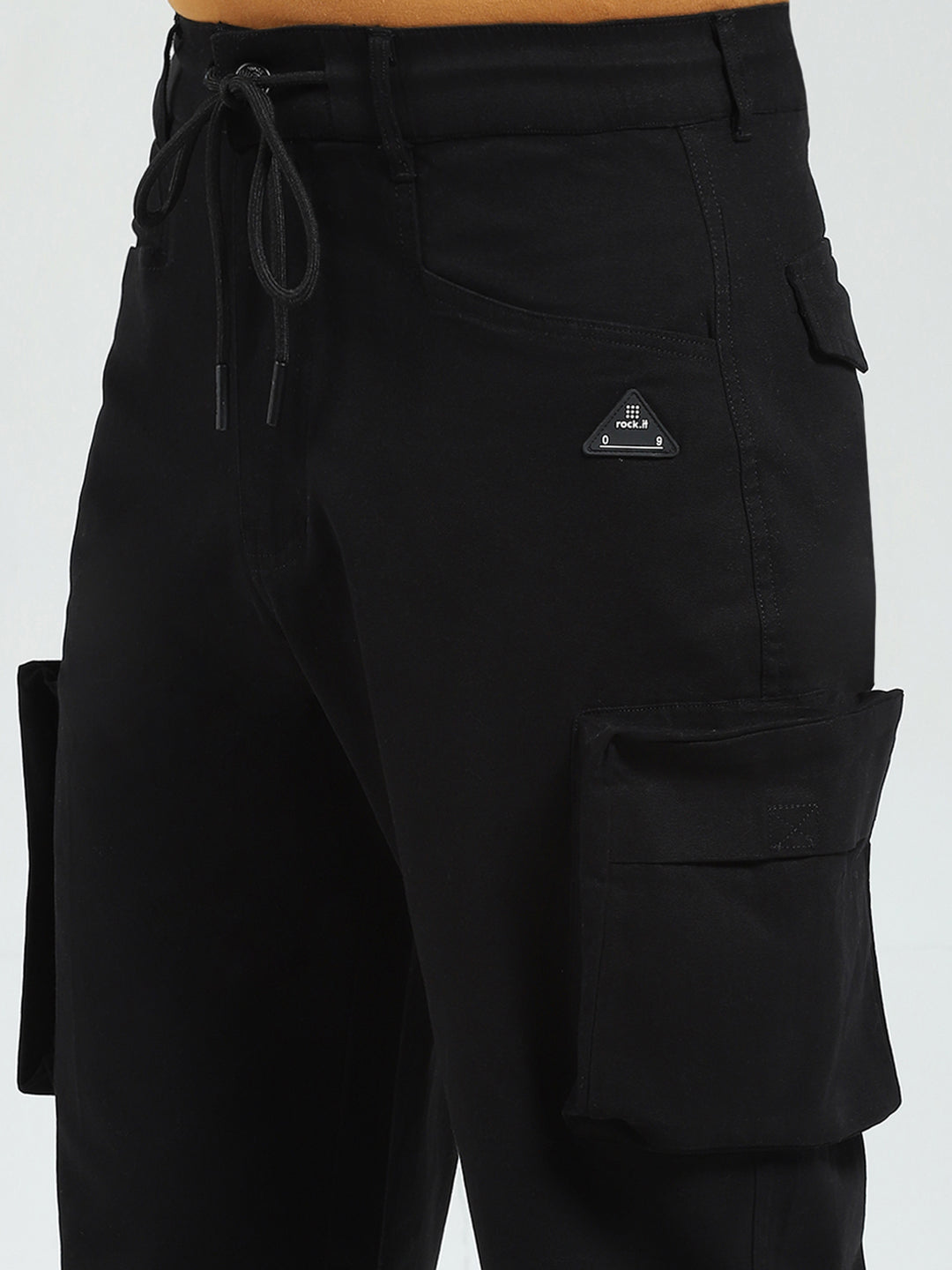 Rock.it Men Black Solid Straight Fit Cargo