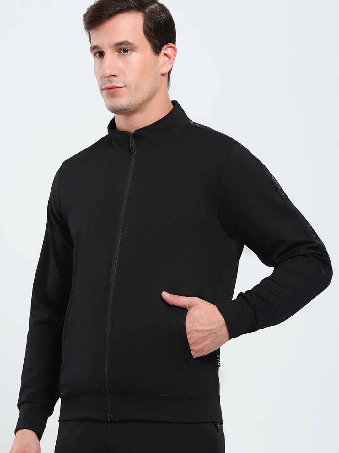 Rock.it Men Black Solid Mock Neck Full Sleeve Winter Tracksuit