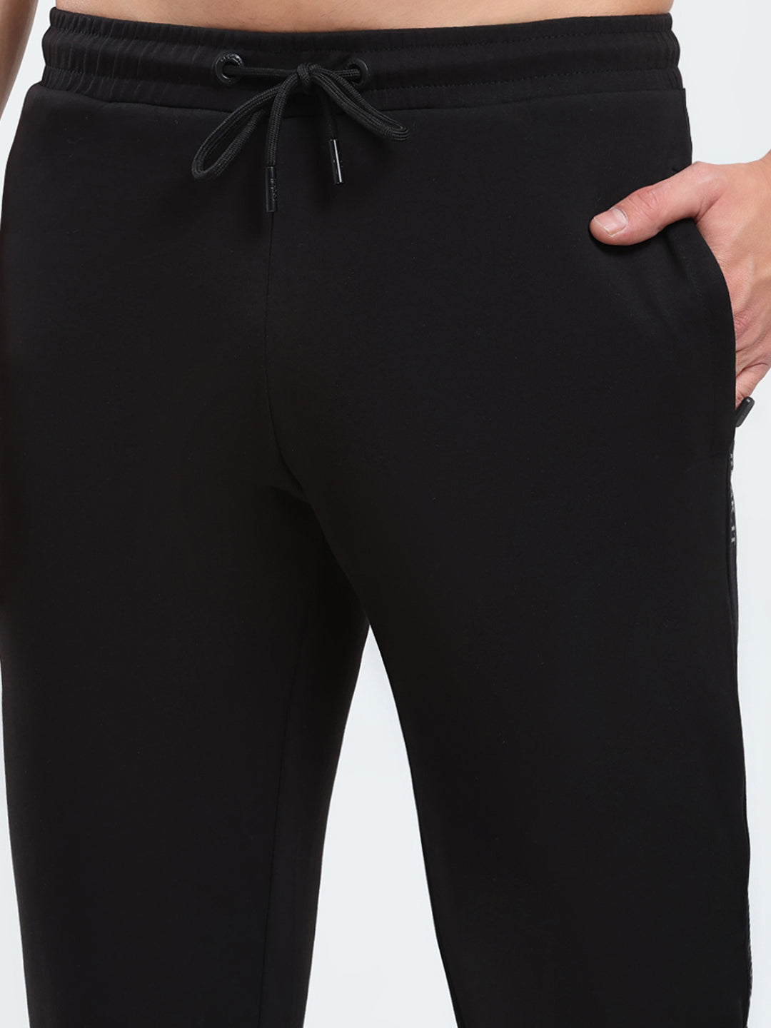 Rock.it Men Black Solid Mock Neck Full Sleeve Winter Tracksuit