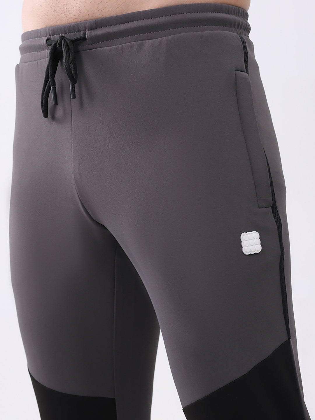 Rock.it Men Black Solid Mock Neck Full Sleeve Winter Tracksuit