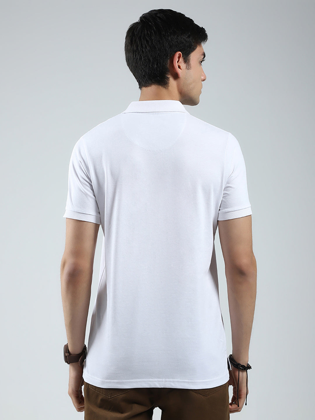 Men White Solid Collar Half Sleeve T-Shirt