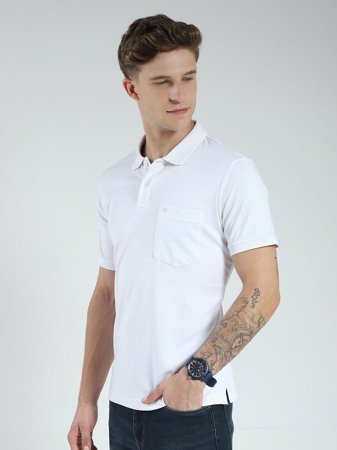 Men White Solid Collar Half Sleeve T-Shirt