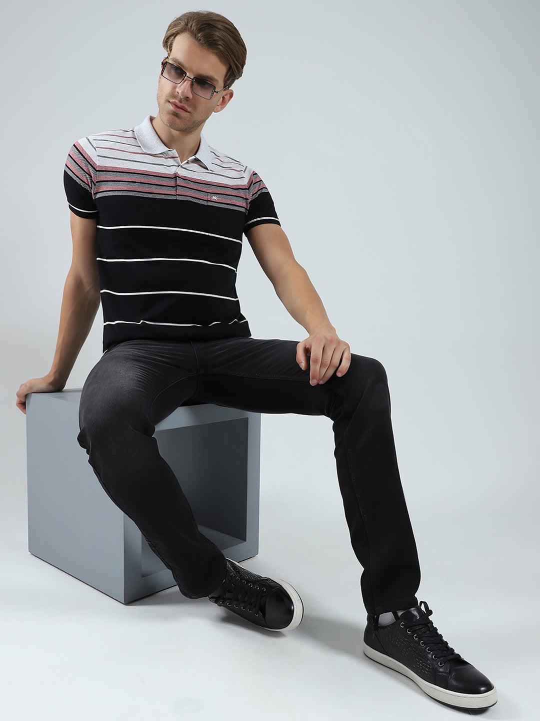 Men Black Stripe Collar Half Sleeve T-Shirt