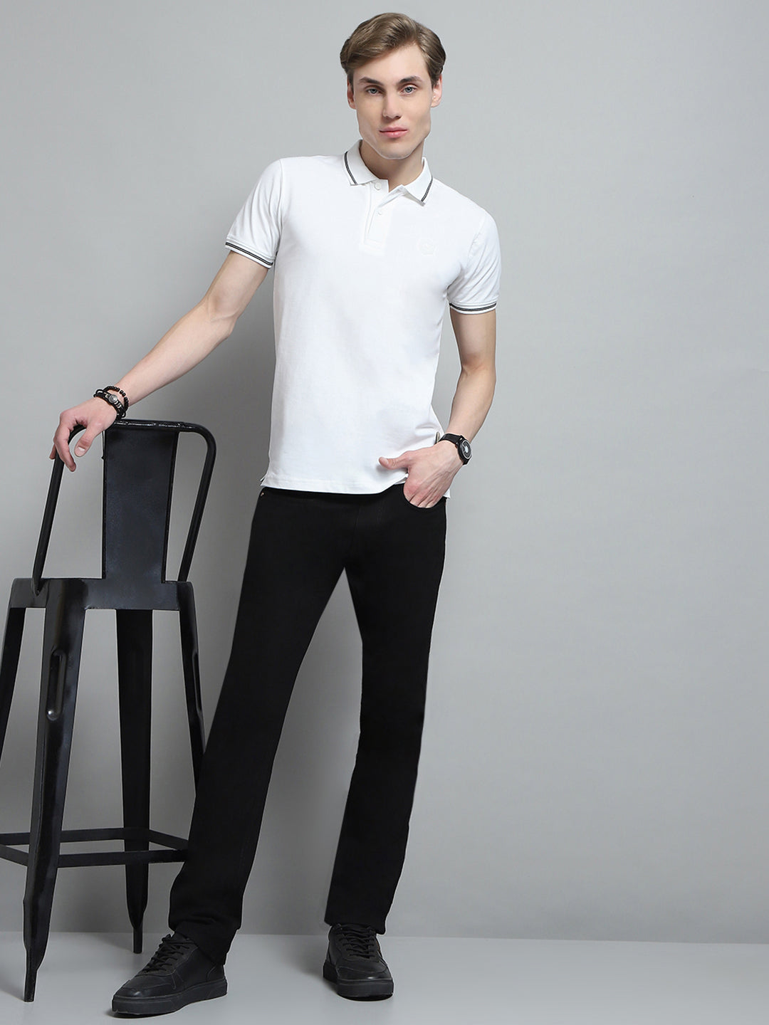 Men White Solid Collar Half Sleeve T-Shirt