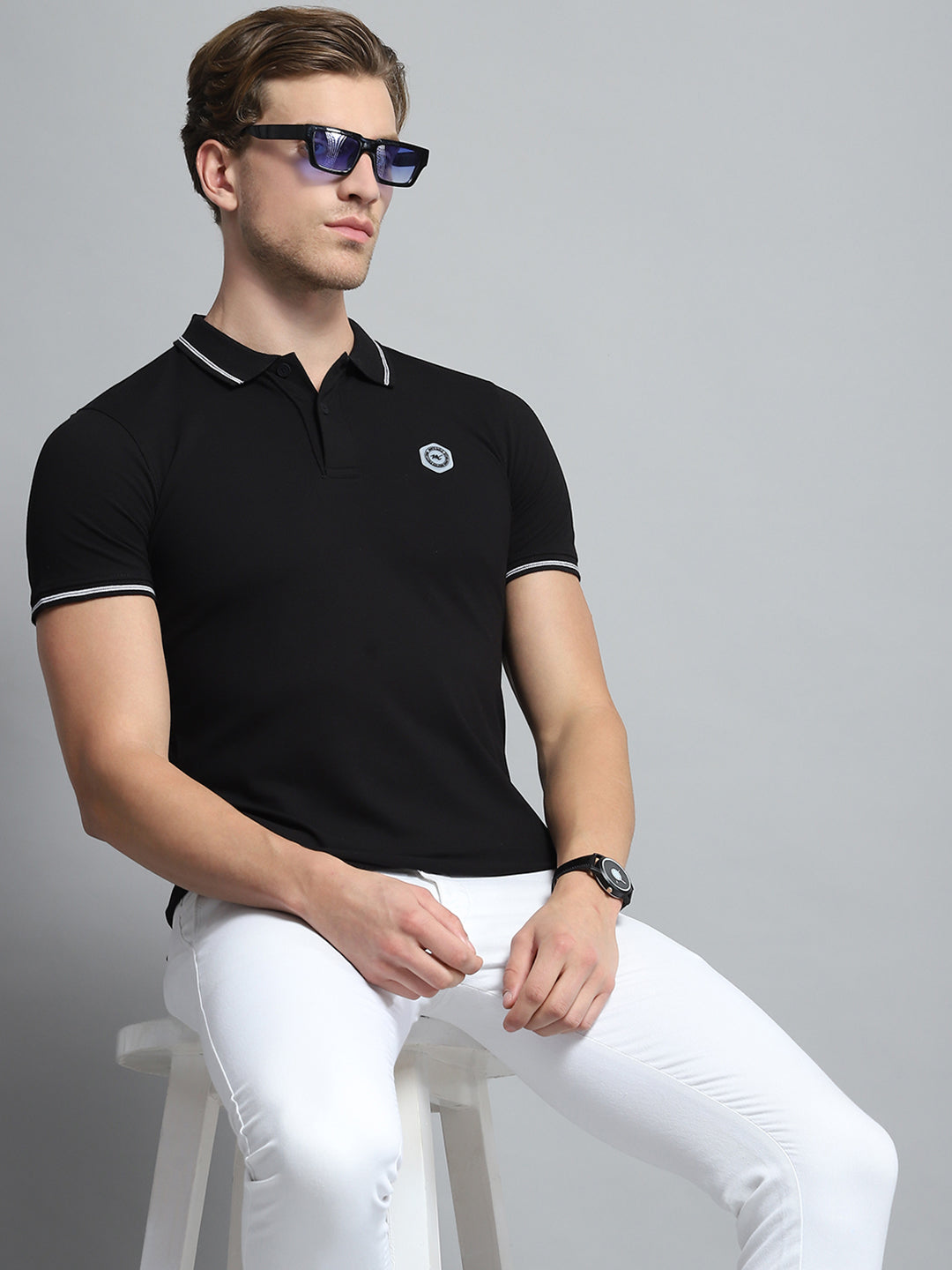 Men Black Solid Collar Half Sleeve T-Shirt