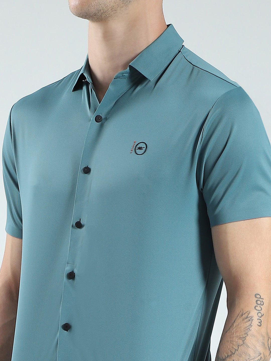 Men Green Solid Collar Half Sleeve Shirt