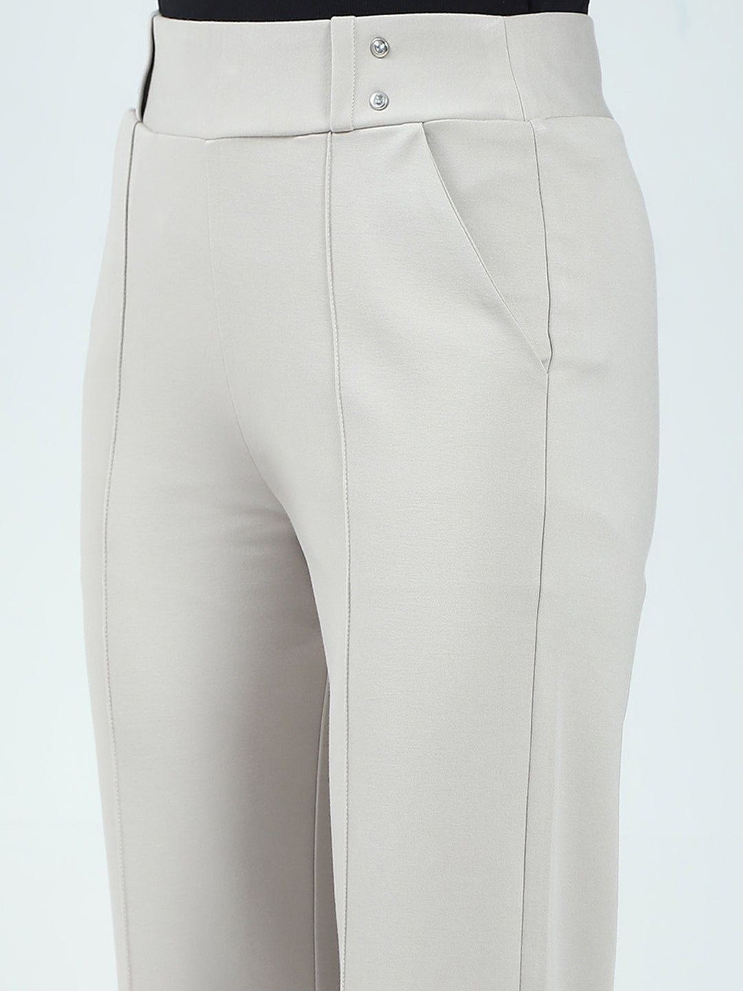 Women Grey Solid Regular Fit Jegging