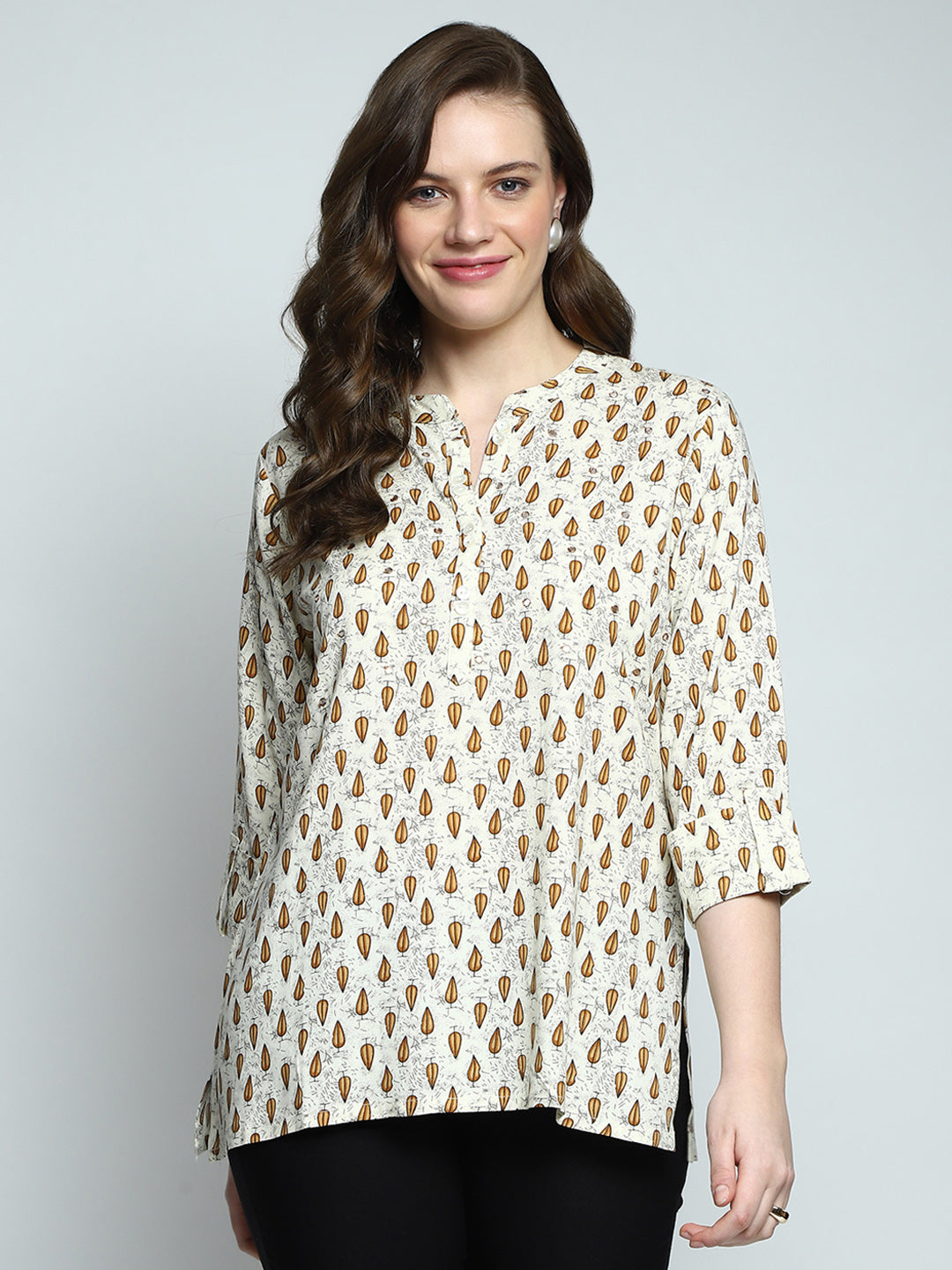 Women Beige Printed Round Neck 3/4th Sleeve Top