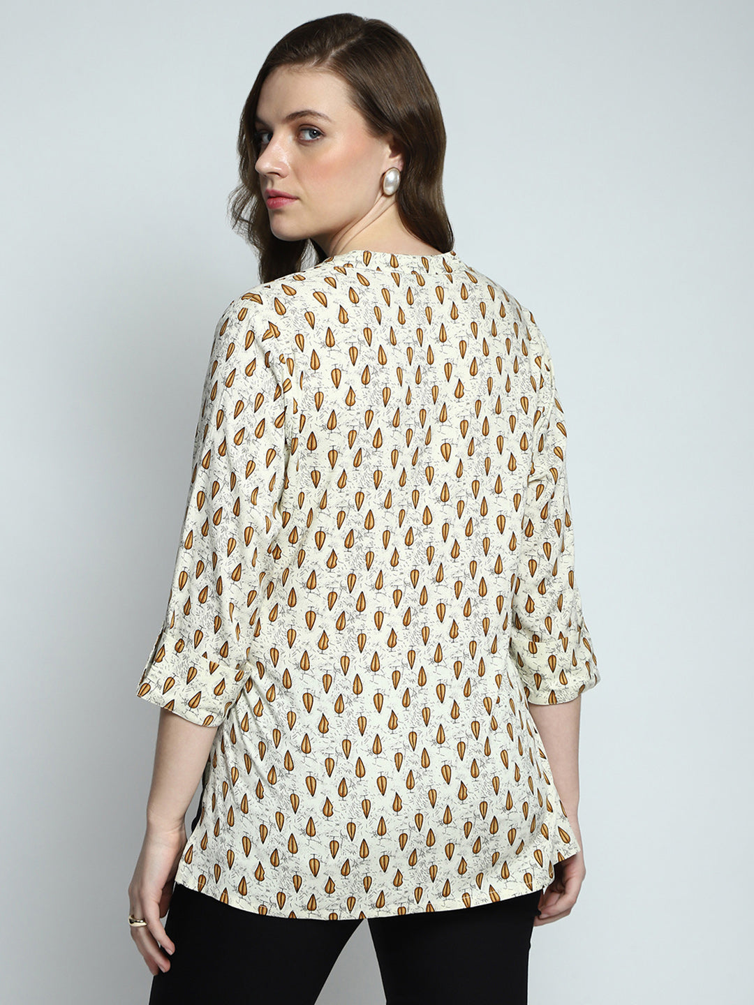Women Beige Printed Round Neck 3/4th Sleeve Top