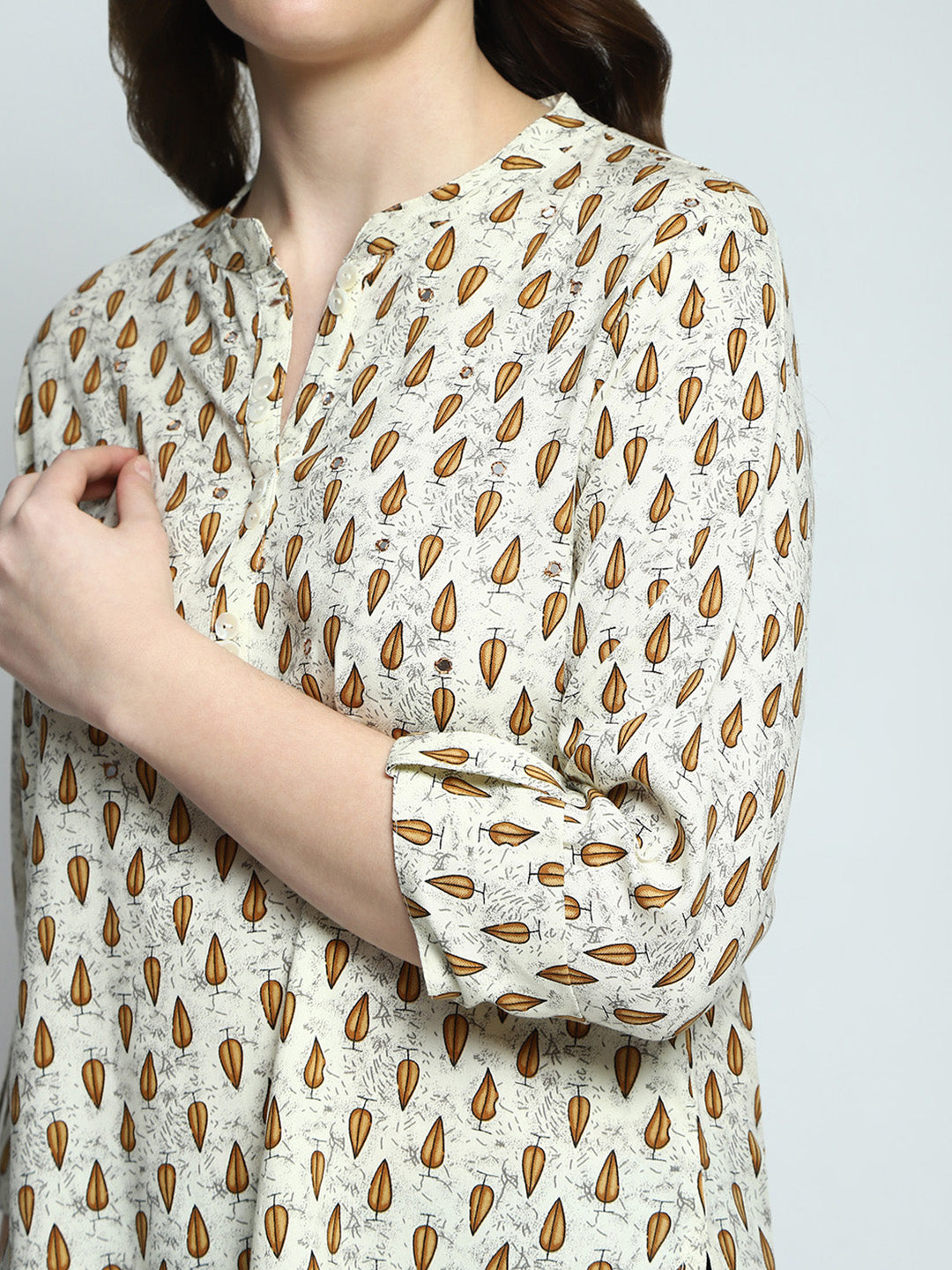 Women Beige Printed Round Neck 3/4th Sleeve Top