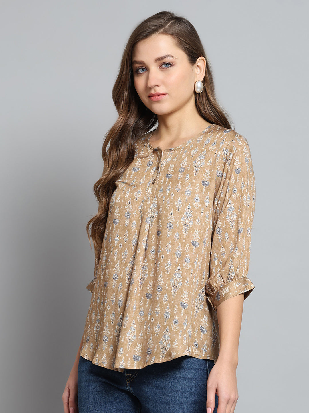 Women Khaki Printed Round Neck 3/4th Sleeve Top
