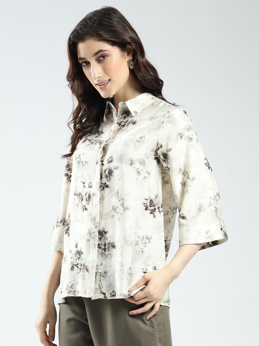 Women Off White Printed Collar 3/4th Sleeve Top