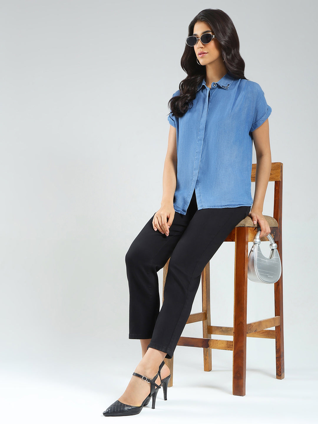 Women Blue Solid Collar Half Sleeve Top