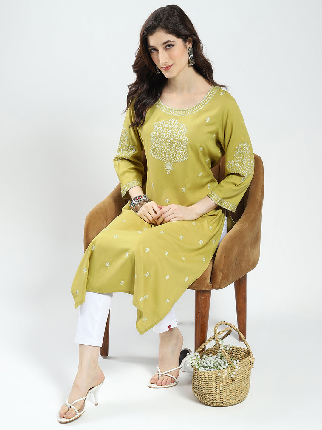 Women Green Self Design Round Neck 3/4th Sleeve Kurti