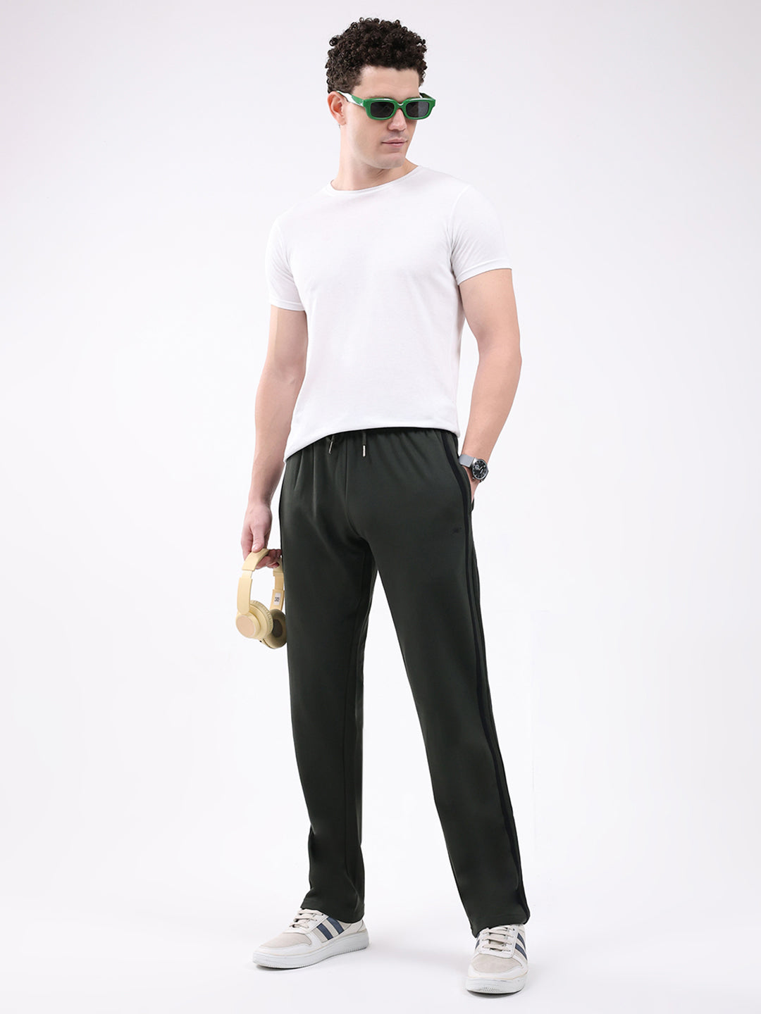 Men Olive Solid Regular Fit Winter Lower