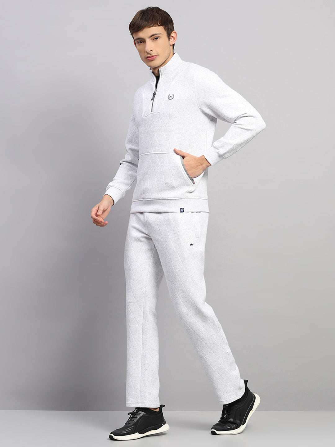 Men Off White Solid Collar Full Sleeve Winter Tracksuit