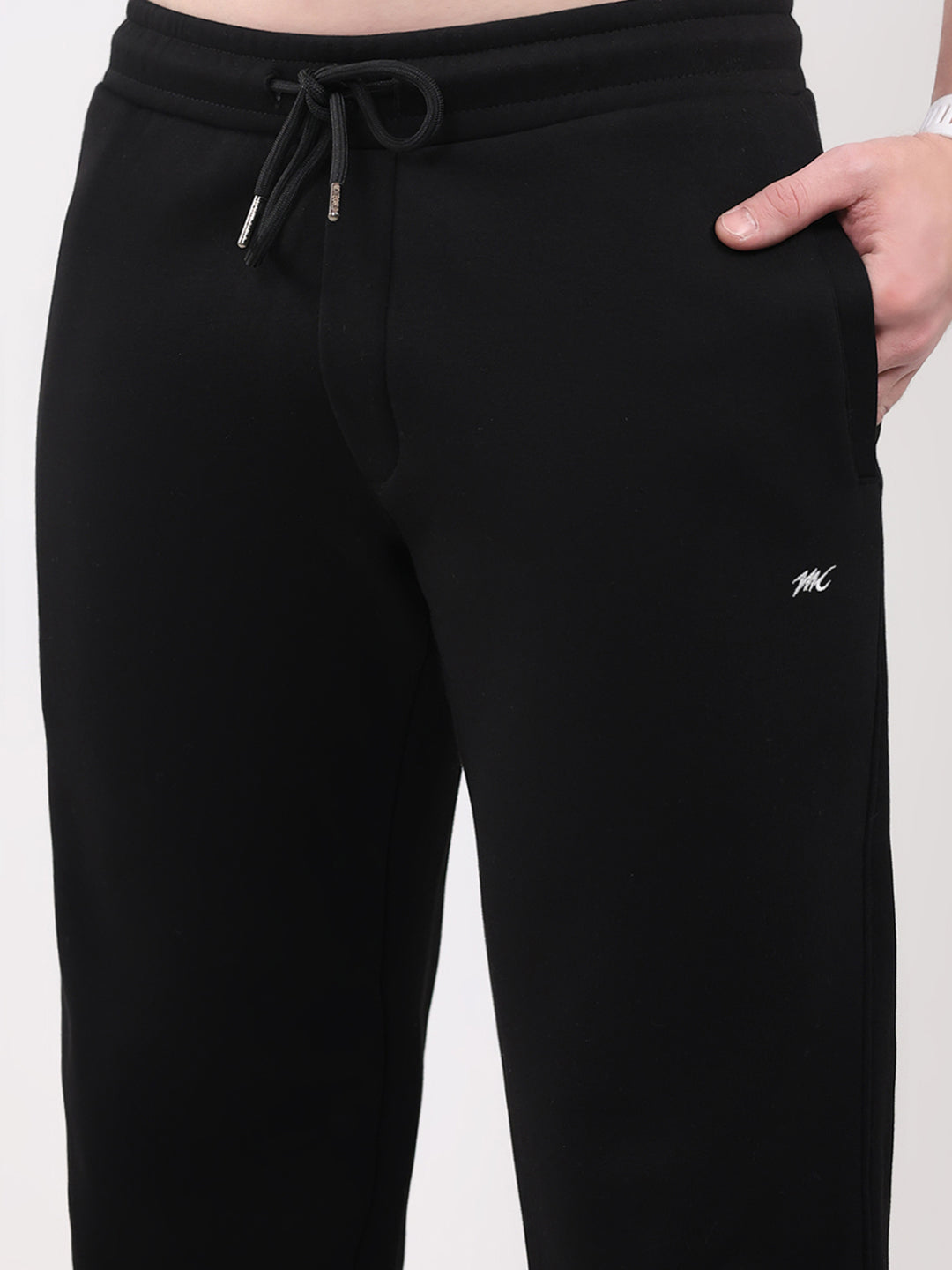 Men Black Solid Collar Full Sleeve Winter Tracksuit