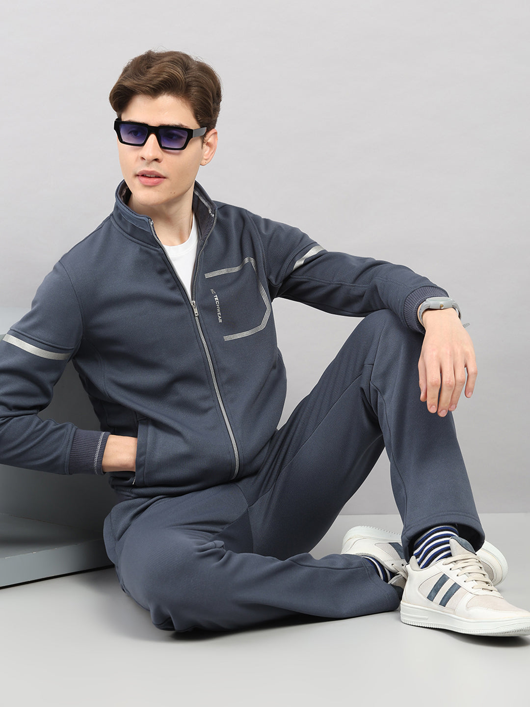 Men Grey Solid Stand Collar Full Sleeve Winter Tracksuit