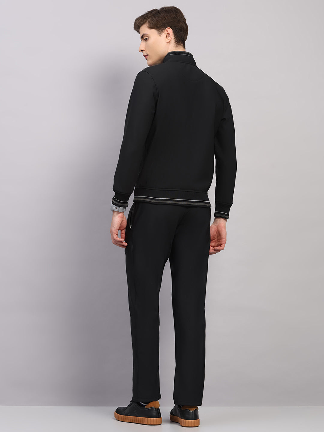 Men Black Solid Collar Full Sleeve Winter Tracksuit