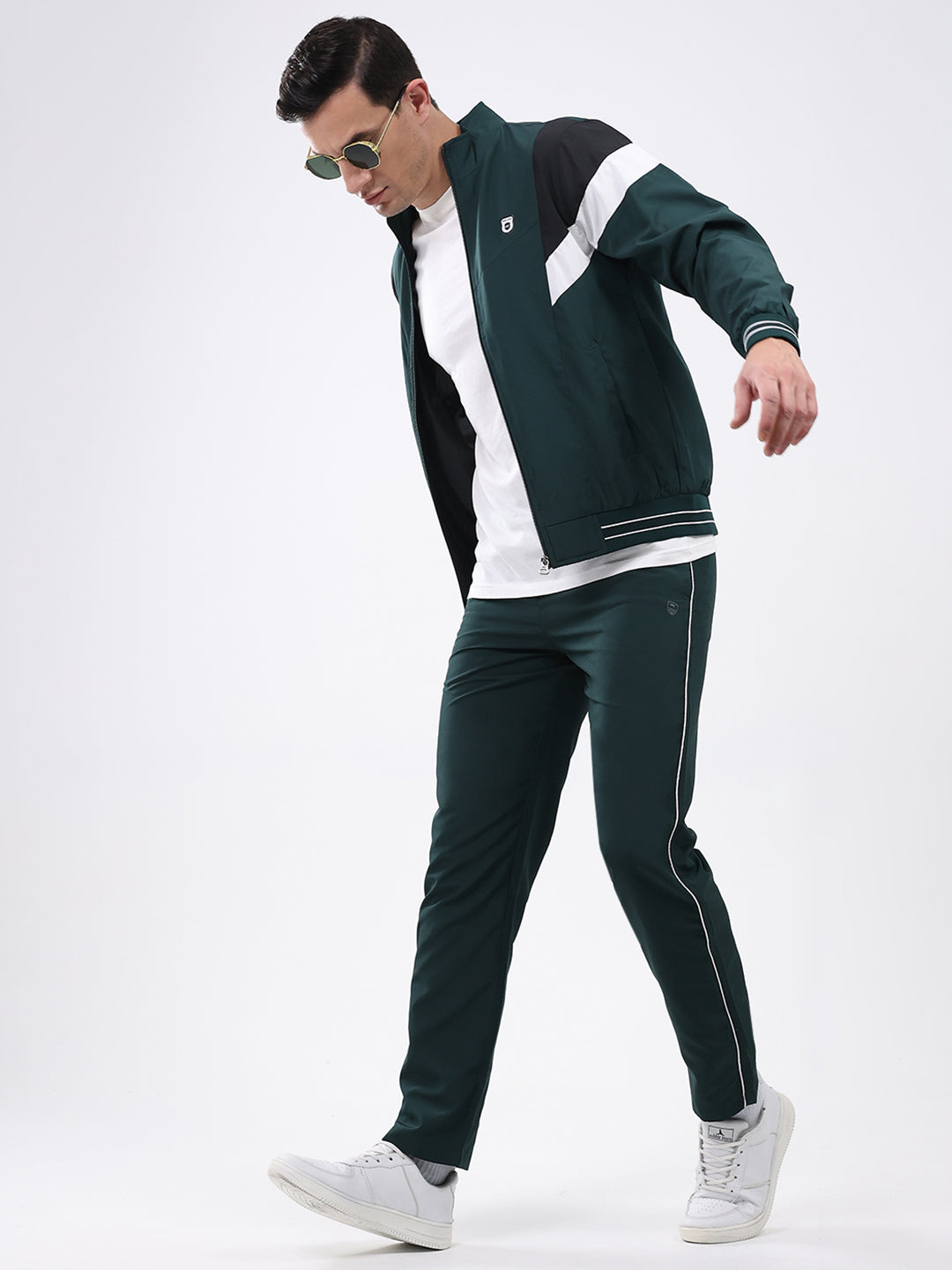 Men Green Solid Mock Neck Full Sleeve Winter Tracksuit