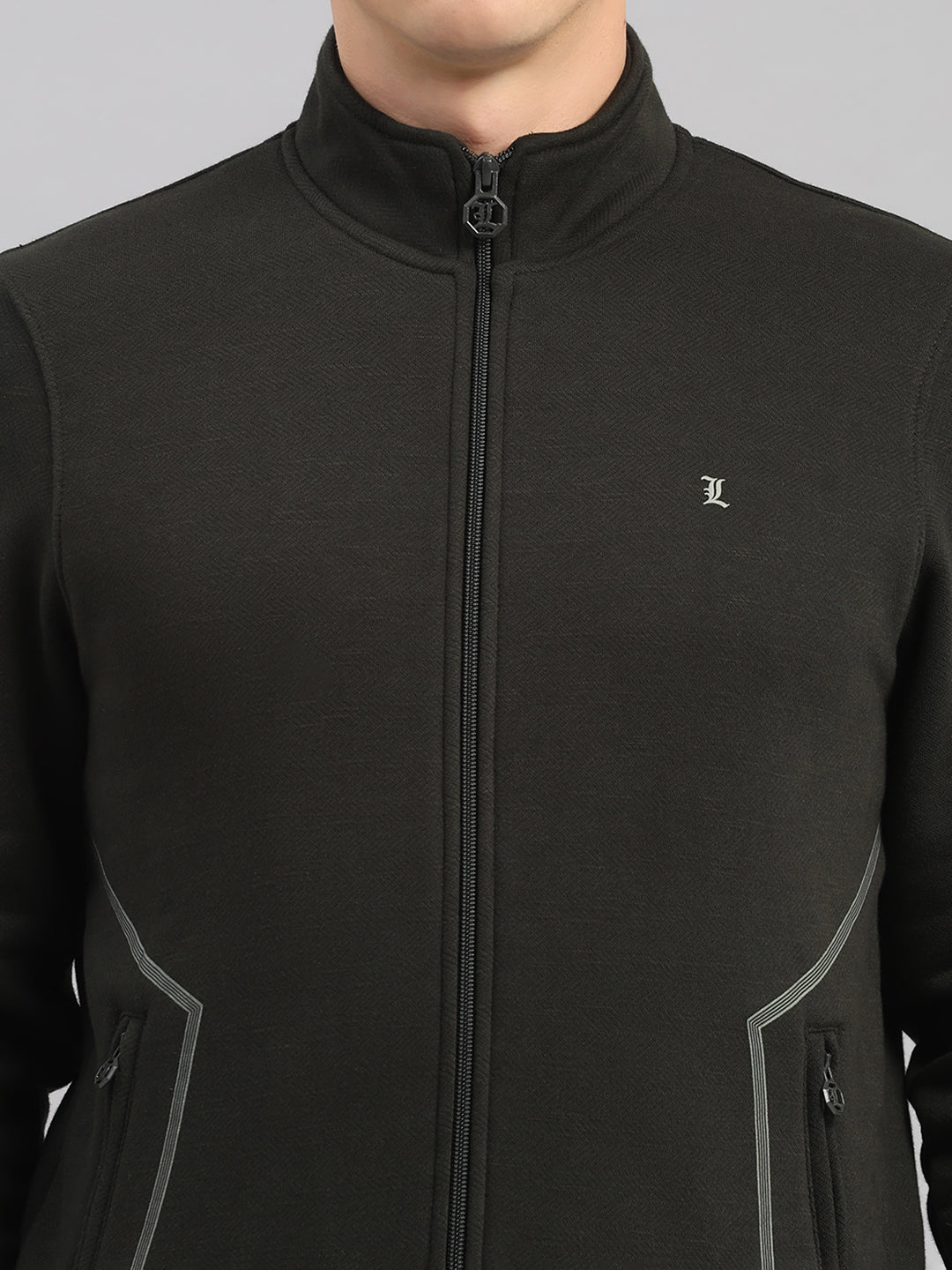 Luxuria Men Olive Solid Collar Full Sleeve Winter Tracksuit