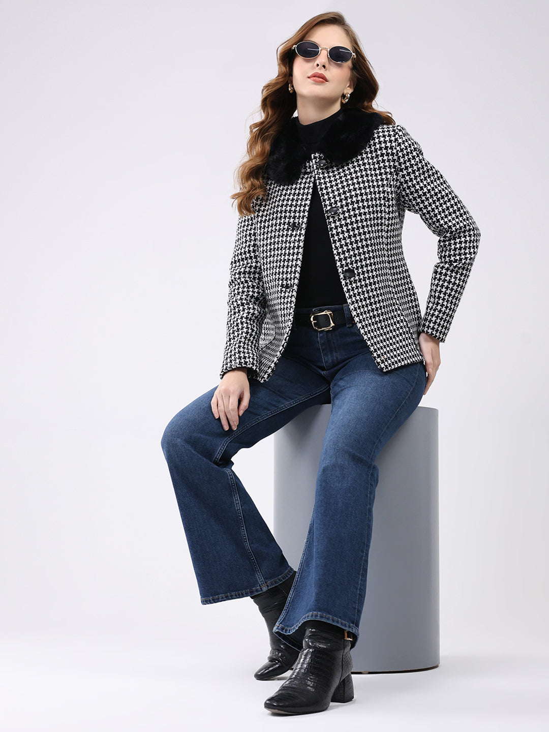 Women Black Self Design Collar Full Sleeve Coat