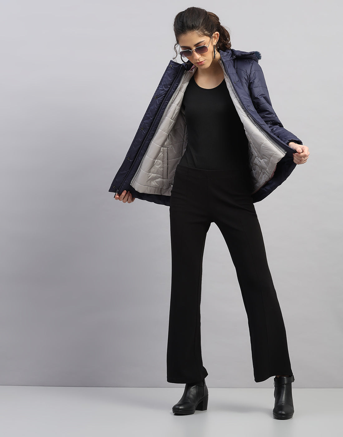 Women Navy Blue Solid Hooded Full Sleeve Jacket