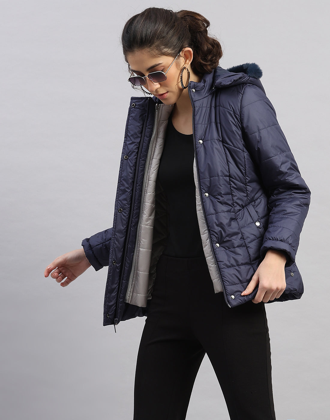 Women Navy Blue Solid Hooded Full Sleeve Jacket