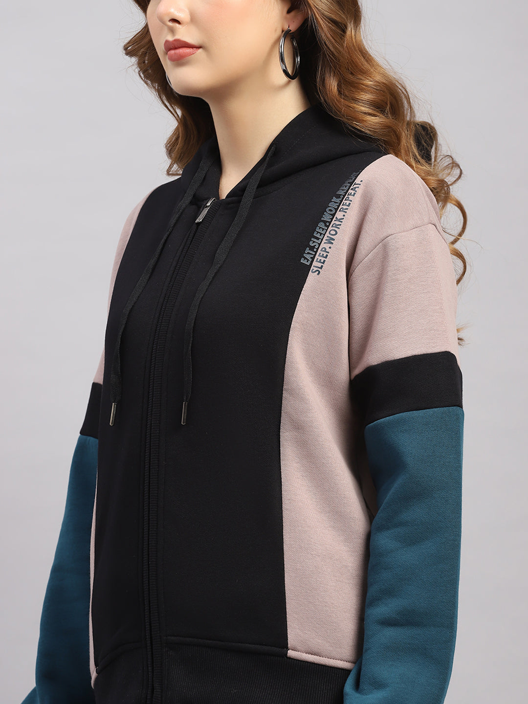 Women Black Printed Hooded Full Sleeve Winter Tracksuit