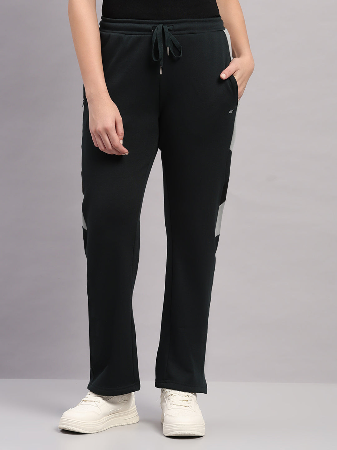 Women Dark Green Solid Regular Fit Winter Lower