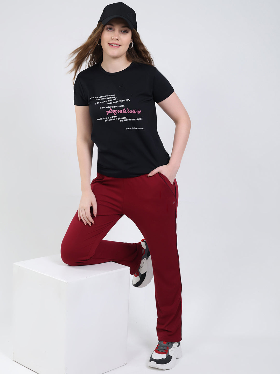 Women Maroon Solid Regular Fit Winter Lower