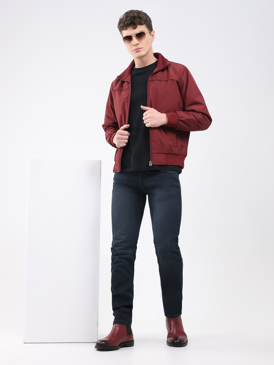 Men Maroon Solid Collar Full Sleeve Jacket