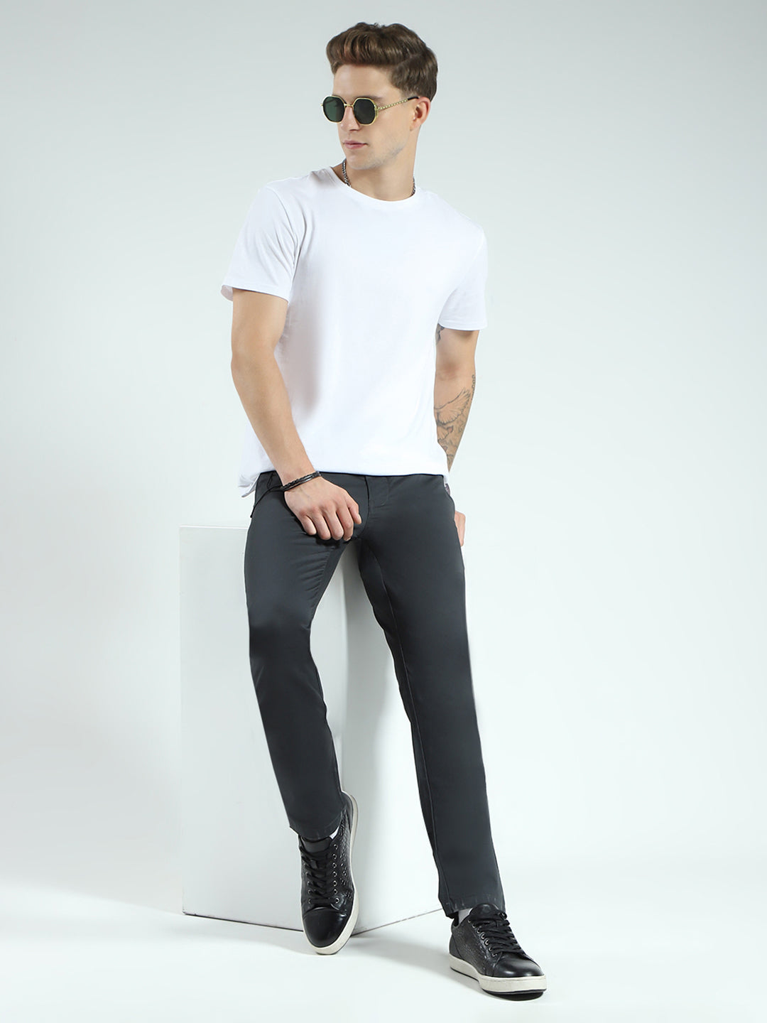 Men Grey Solid Slim Fit Trouser