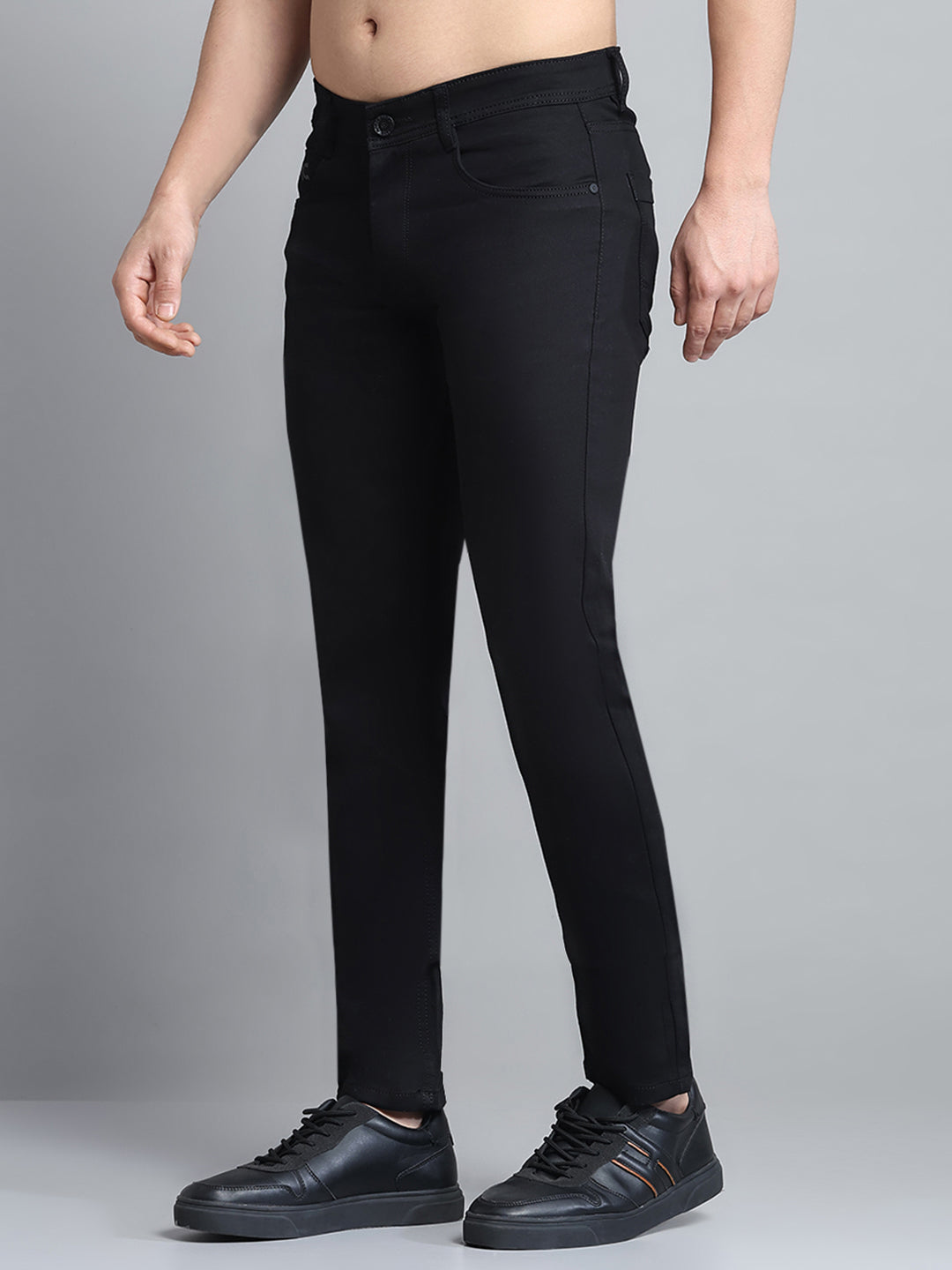 Men Black Solid Narrow Fit Denim