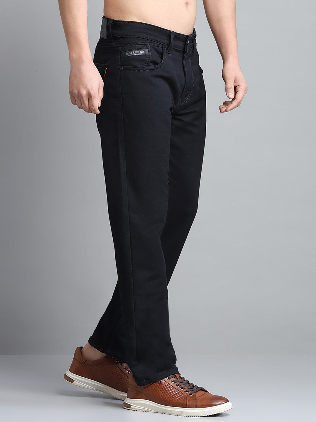 Men Black Solid Straight Fit Denim