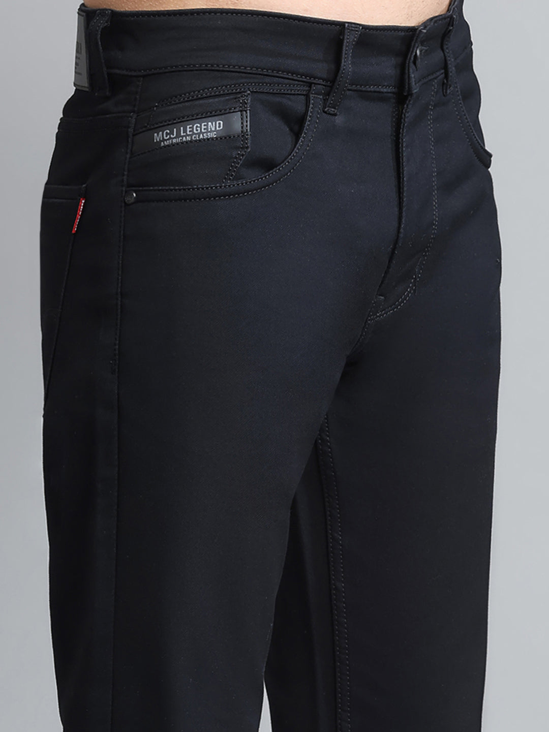 Men Black Solid Straight Fit Denim