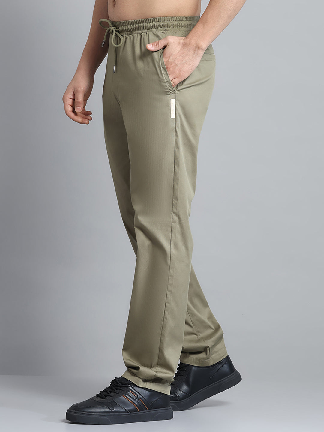 Men Olive Solid Regular Fit Lower