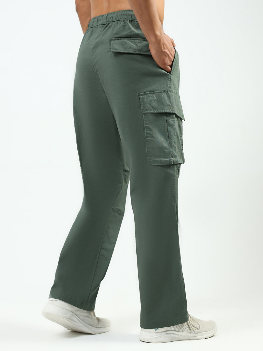 Men Green Solid Regular Fit Lower