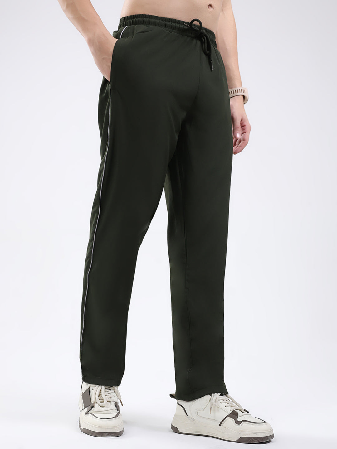 Men Olive Solid Regular Fit Winter Lower