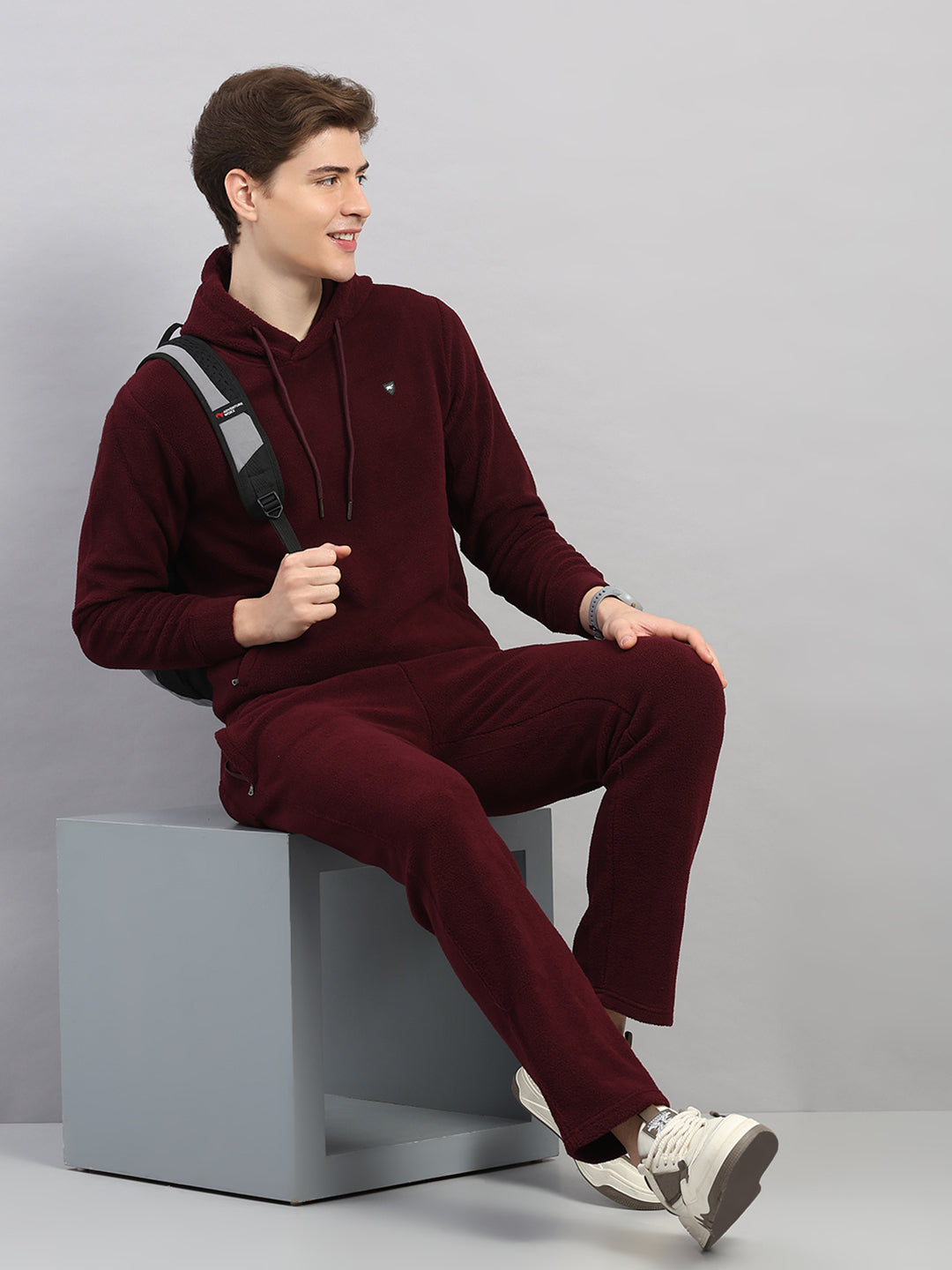 Men Maroon Solid Hooded Full Sleeve Winter Tracksuit