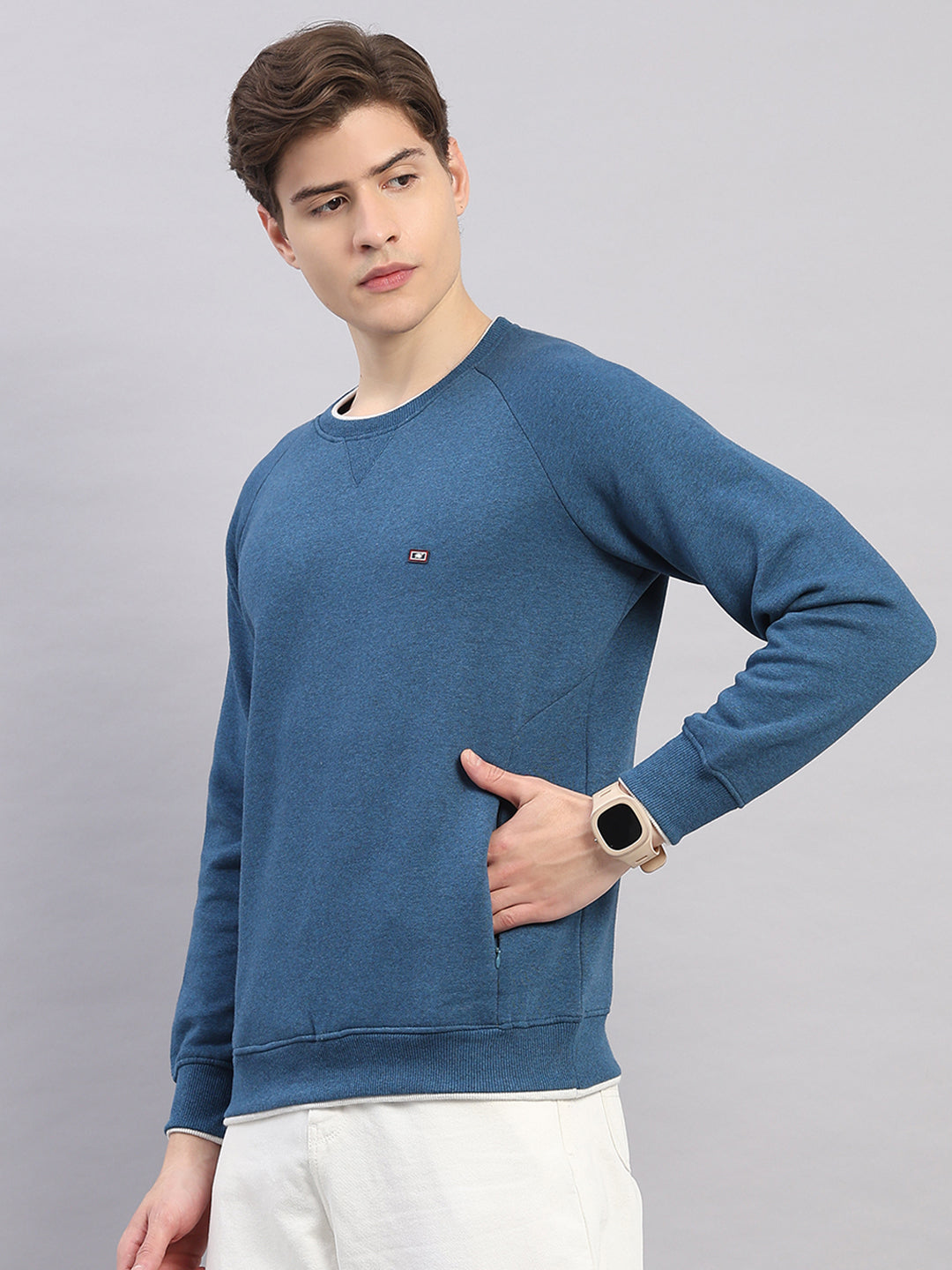 Men Blue Solid Round Neck Full Sleeve Sweatshirt