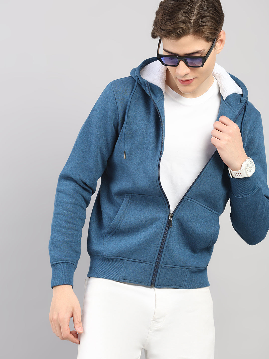 Men Blue Solid Hooded Full Sleeve Sweatshirt